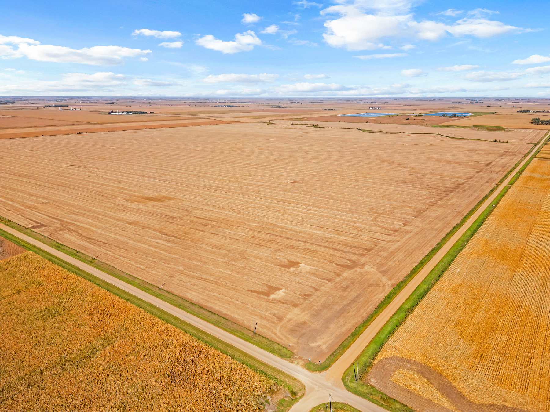 Tract 1: The South 238.64 Acres & Tract 2: The North 239.82 Acres Hutchinson County, South Dakota